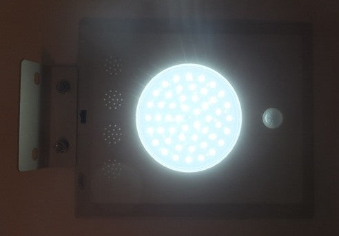 WIRELESS SOLAR POWERED STREET LIGHT W/ MOTION SENSOR - solaaron