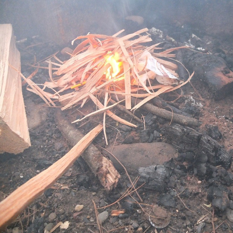 SOS1-SOLAR RECHARGABLE LIGHTER & SURVIVAL KNIFE - solaaron